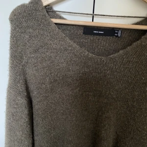 Stickad tröja  - Stickad tröja från vero Moda, i storlek xs💗💗