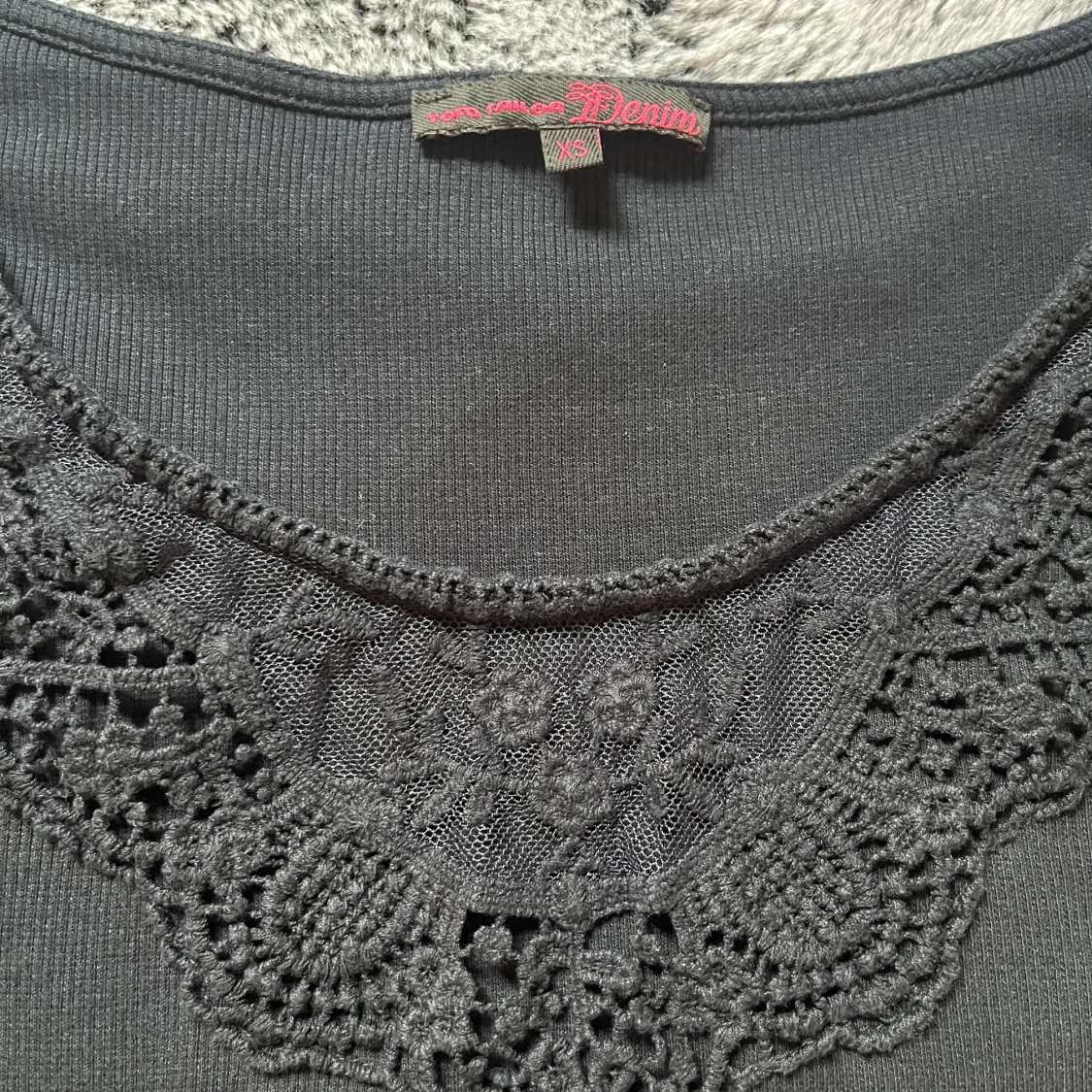 Mörkblå långärmad tröja 