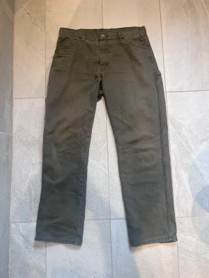 Dickies carpenter byxor - Riktigt snygga Dickies Carpenter byxor, säljer på grund av att de var för stora för mig. Pris går att diskutera