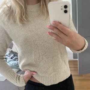 Stickad - Säljer min stickade från hm🥰