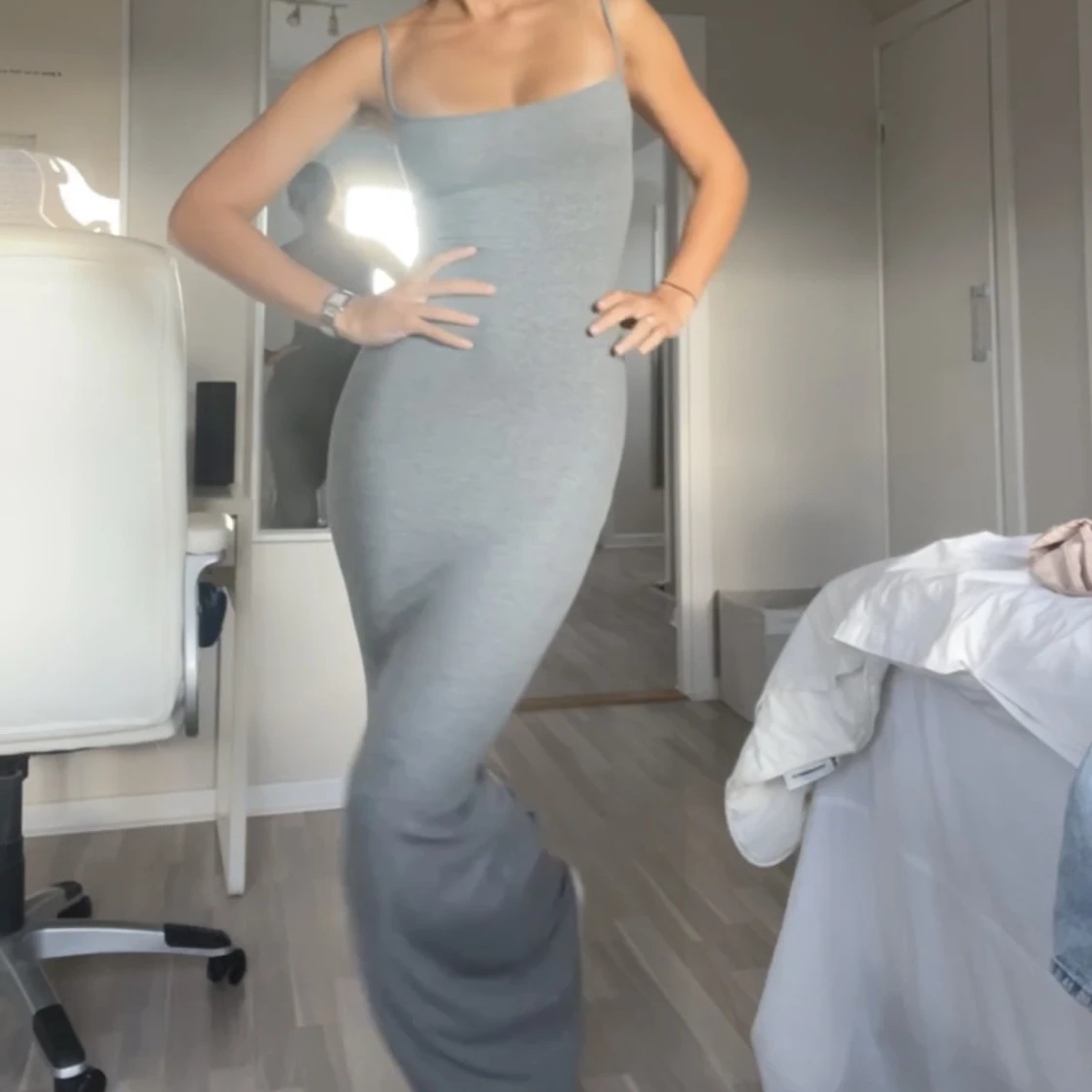 Grå SKIMS klänning - 90