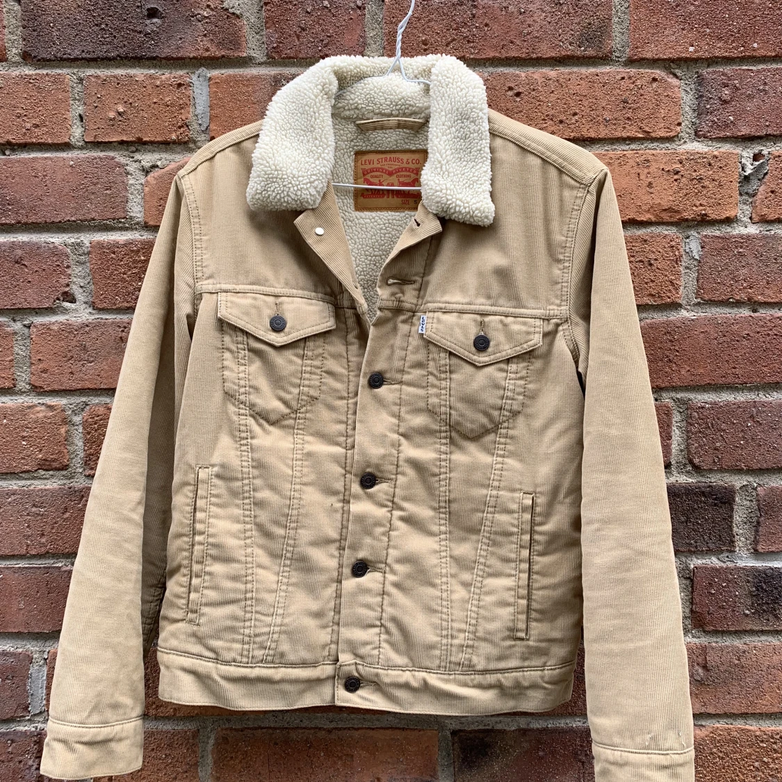 Fodrad manchesterjacka från Levi’s i storlek S - 90