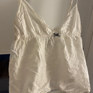 Odd Molly linne  - Jätte gullig linne!  Använd men i bra skick.  Säljer för att det tyvärr är för litet. 