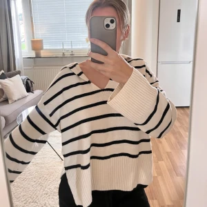 Snygg stickad tröja! - Snygg stickadtröja ifrån ginatricot som jag inte använder. 