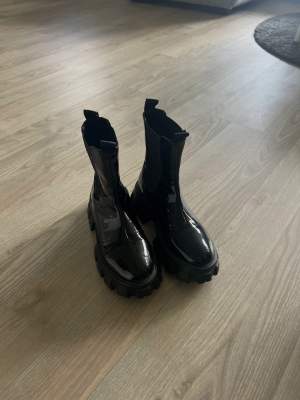 Boots från nelly.com