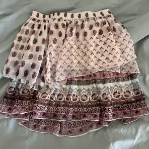 ”Bohemisk” kjol från vero Moda. Storlek XL. Fint skick🌞