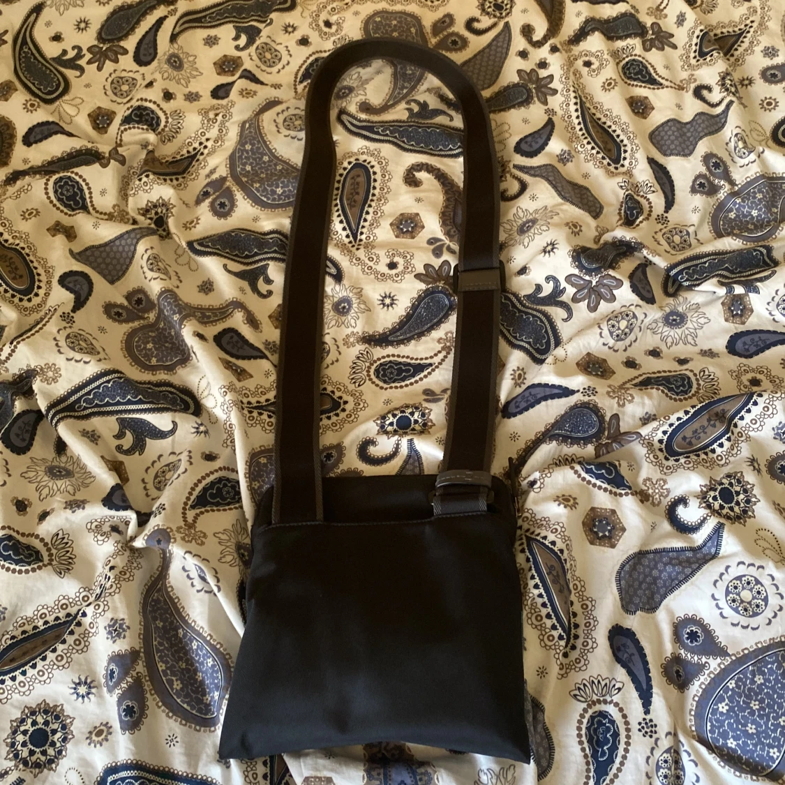 Hugo boss axelväska - 90