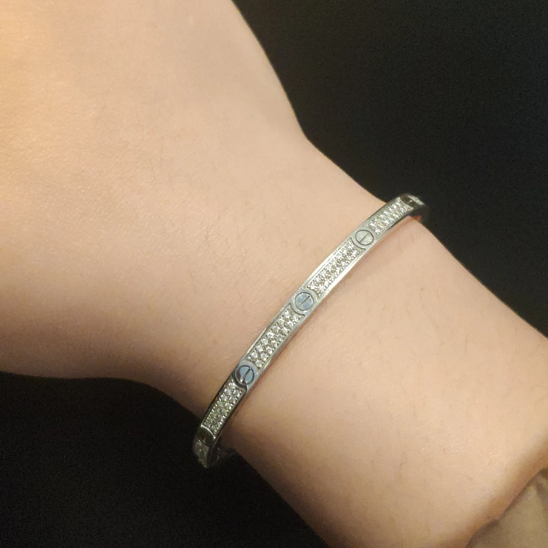 Silverarmband med kristaller