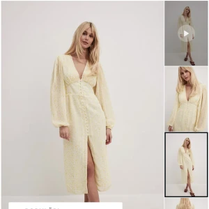 Midiklänning - Säljer denna fina midiklänning från NAKD. Använd fåtal gånger. Fråga för fler bilder.