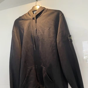 Stone island hoodie - Stone hoodie svart L 