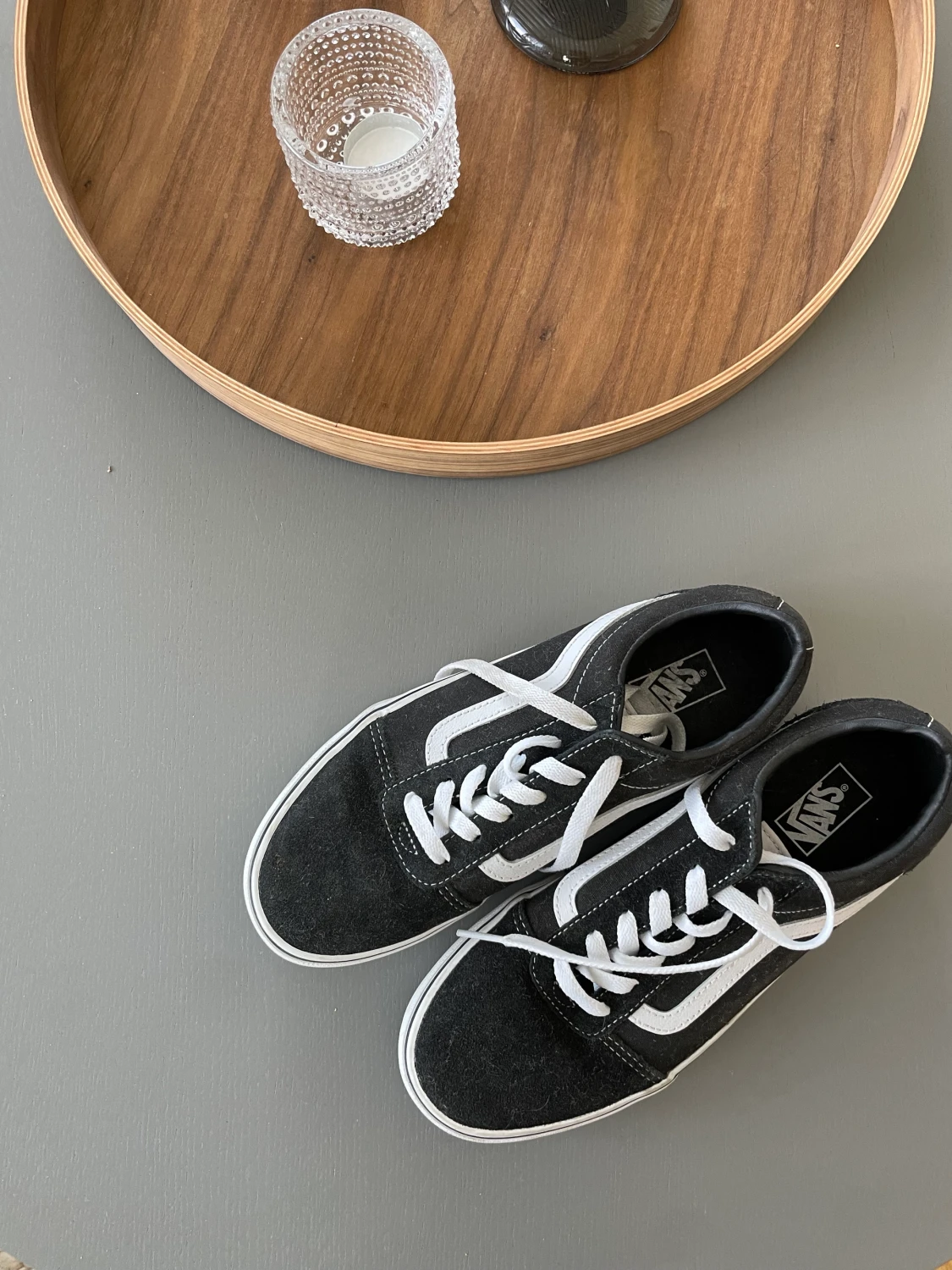 Oanvända svarta Vans