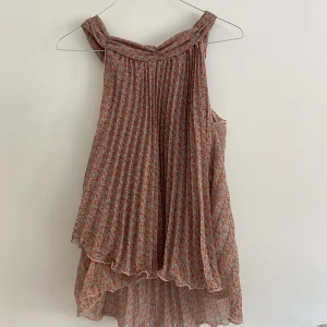 Blus - Fin blus köpt second hand, bra skick💗