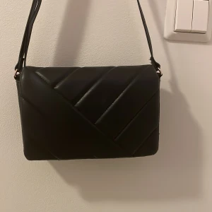 Väska💕 - En jättefin väska från hm💕 köpte för 199 och säljer för 99! 