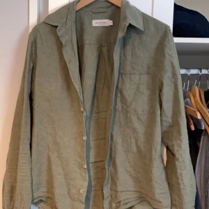 Linneskjorta  - Skön linneskjorta från dressman som tyvärr inte används.