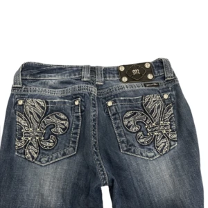 Miss me jeans - Dessa jeans är jätte fina bootcut jeans helt felfria, köpte för 750 kr men säljer för 650kr 💕 PRIS KAN DISKUTERAS!