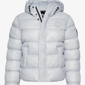 Superdry Jacka - Ljusblå Superdry jacka🩵säljer då jag inte kommer få den till användning💘🩵🫶🏼