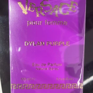 Versace parfym  - Versace parfym, Oöppnad/ plasten är fortfarande på. 100 ml
