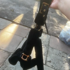 Grimma - Fluffig svart grimma som jag har använt förut. Köpte ganska dyrt! 