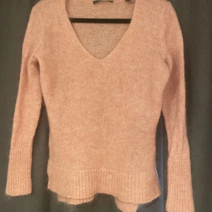Ljus rosa stickad tröja - Bra skick, skriv för frågor eller bilder på! 