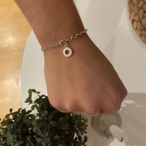 Thomas Sabo armband 🪩 - Jättefint Thomas Sabo armband i bra skick! Använt fåtal gånger 💞