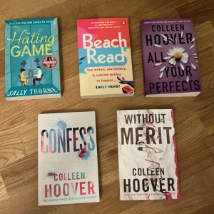 Böcker - 5 tiktok virala böcker som jag själv älskade för 90kr styck! Och köpte för runt 150-170kr! Alla böcker har varit väl omhändertagna och inga böjda sidor. OBS. Skriv först vilken bok ni vill köpa innan ni handlar!!🫶🏻👍🏻