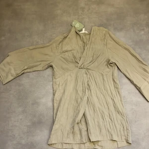 Klänning 💘💘 - Såå fin sommarklänning 🫶🏽🫶🏽aldrig använd 