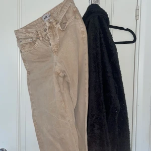 Jeans - Beiga jeans från lager 157. St XS