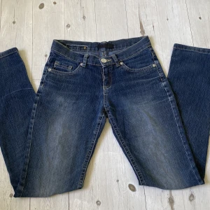 Lågmidjade jeans  - Säljer Lågmidjade jeans Detroit  Andvända fåtal ggr men inga tydliga defekter🫶🏻 pris kan diskuteras 😻