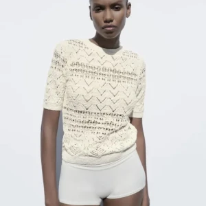 Zara stickad spets t-shirt - Oanvänd. Passar xs och s!