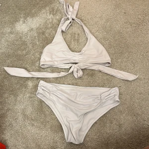 Vita - Knappt använt 