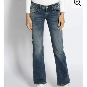 Säljer dessa snygga jeans ifrån ltb. Modellen är valerie bootcut. De är low waisted endast använda några enstaka gånger, så de är i jättefint skick. Köparen står för frakten❤️