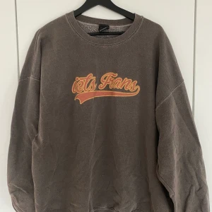 Urban outfitters tjocktröja strl L - Baggy tröja, köpt secondhandi