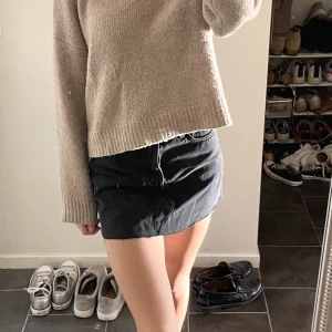 Jeanskjol - Perfekt svart jeanskjol passar till allt!💞