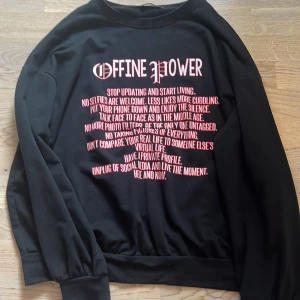 Tröja - Säljer i bra skick. Har använt runt 2 gånger. Frakt ingår ej i priset!!