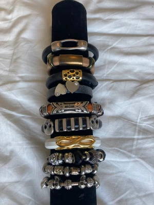 Handgjorda armband till mycket bra pris  - Otroligt fina handgjorda armband 