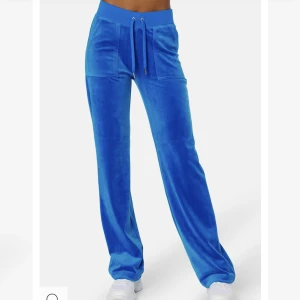 Juicy couture byxor - Sjukt sköna mjukis byxor som är som nya! Populära märket Juicy Couture som är så prisvärda för deras sköna material! Ordinarie pris : 1099kr