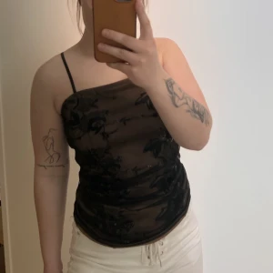 Spetslinne - Svart spetslinne från Vila Aldrig använt  Stlk M 