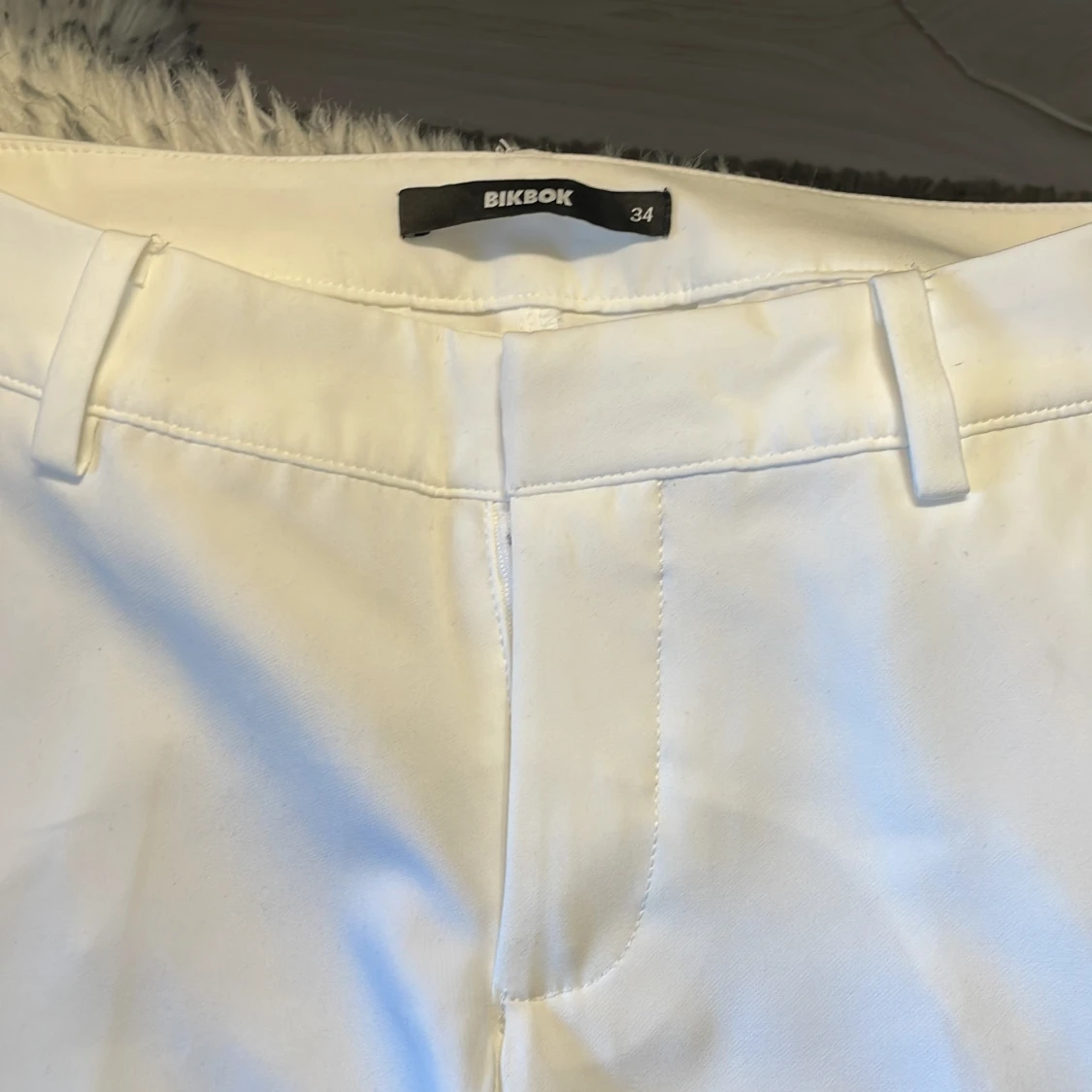 Vita kostymbyxor vera bikbok - 91