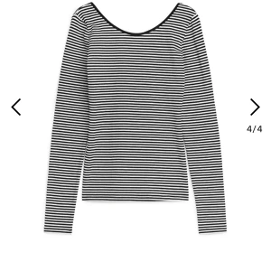 Randig långarmad  - Långärmad randig tröja från arketi storlek S för 350kr💞Pris kan diskuteras vid snabb affär