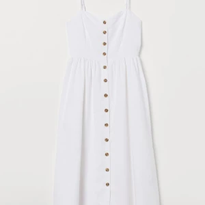 Vit klänning - Jätte fin vit klänning från hm, skutsåld. Stolek S