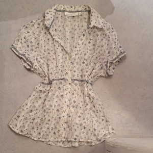 Fint summer topp - I nycket bra skick och passar m_ l