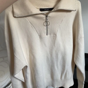 Stickad tröja - Stickad tröja ifrån Vero Moda. Strl M Bra skick