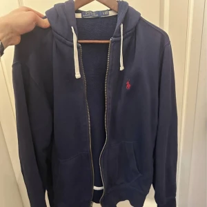 Ralph Lauren hoodie - Storlek L  Mycket bra shick 0 deffekter 