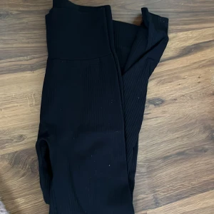 Svart tränings tights  - Svarta tränings tights okänt märke, storlek s/m