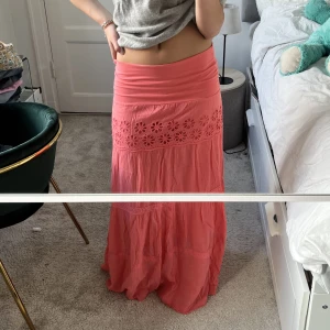 Långkjol!  - Snygg lågmidjad långkjol i en superfin färg! Jag är 172cm som referens❤️