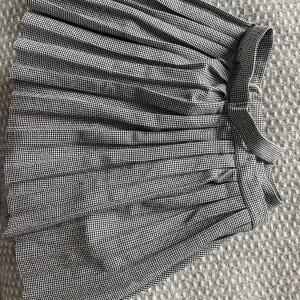 High school skirt  - High school skirt med 90-tals vibben. Otroligt bra skick, väldigt mjuk och bekväm.