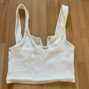 Kort linne - Skriv om du är intresserad så kan vi diskutera pris, frakt och så vidare😊 Bara att skriva om du vill ha fler bilder