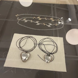 The good statement halsband - Jag säljer mitt the good statement halsband med stort hjärta. Det är som nytt, i nyskick. Säljer för att det inte kommer till användning.🥰🌺