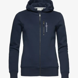 Sail racing zip hoddie  - Sailracing zip hoddie i small använd endast 2 gånger. Litr använd då den är lite för liten ( därför den säljs)     