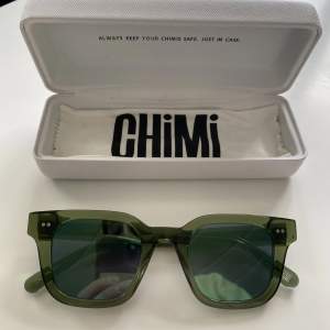 Hej, säljer nu dessa chimi 04 i färgen kiwi. Solglasögonen är i fint skick utan några repor eller liknande. Hör av dig med frågor och funderingar